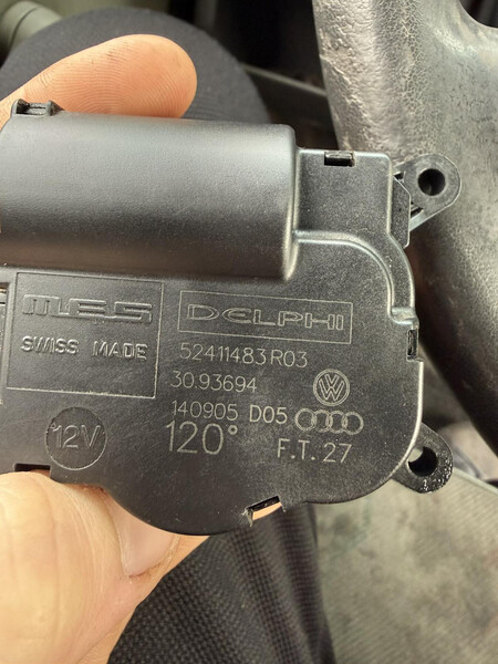 Моторчик заслінки пічки 52411483R03   Volkswagen Touareg