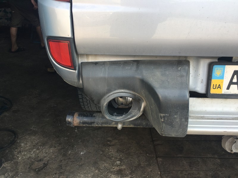 Задняя противотуманная фара Mitsubishi L 200  2007 2.5 Дизель Киев