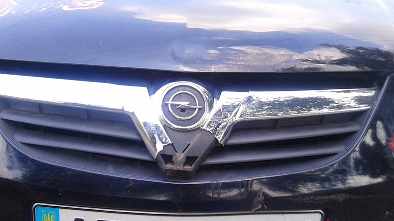 Решетка радиатора Opel Corsa хэтчбек 2008 г.  Кривой Рог
