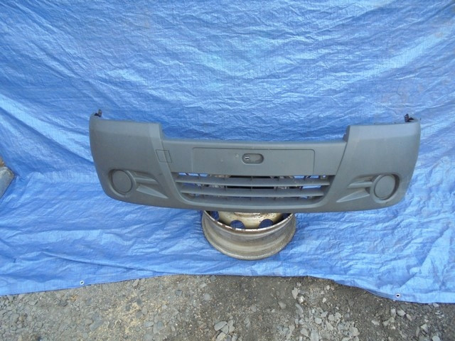 Бампер Opel Vivaro  2012 2.0 Дизель 