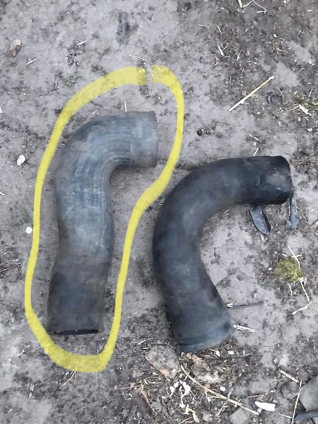 Патрубок интеркулера Skoda Octavia A5 универсал 2011 г.  1.6 л дизель Ровно