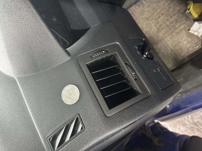Все воздуховоды в торпеду и заглушку под ручку Skoda Fabia  2002 1.4 Бензин Полтава