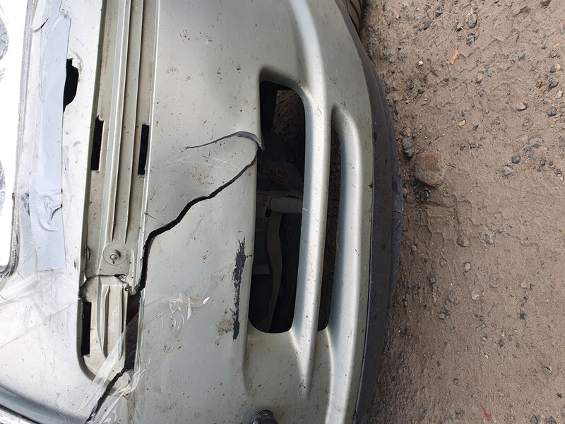 Молдинг бампера левый Toyota Avensis  2006 хетчбек 1.6 Бензин 