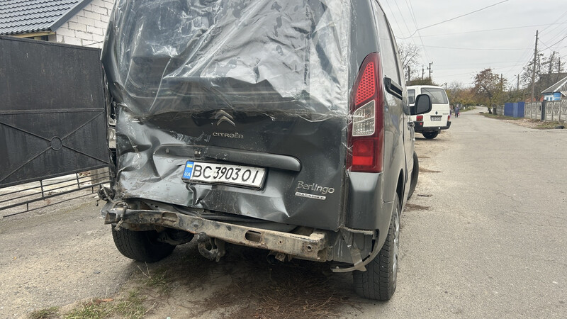 Крышка багажника со стеклом Citroen Berlingo  2014 универсал 1.6 Бензин Одесса