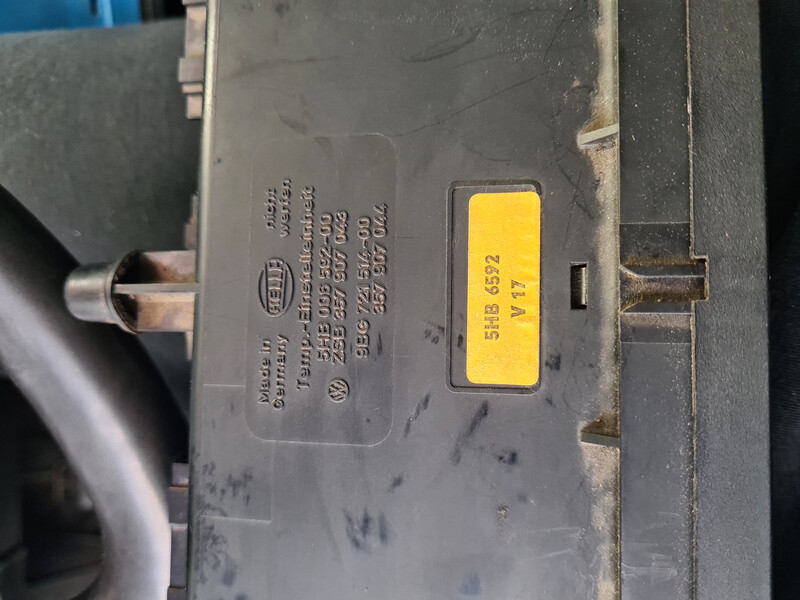 Клімат контроль Volkswagen Passat  1993 универсал 2.0 Бензин Умань