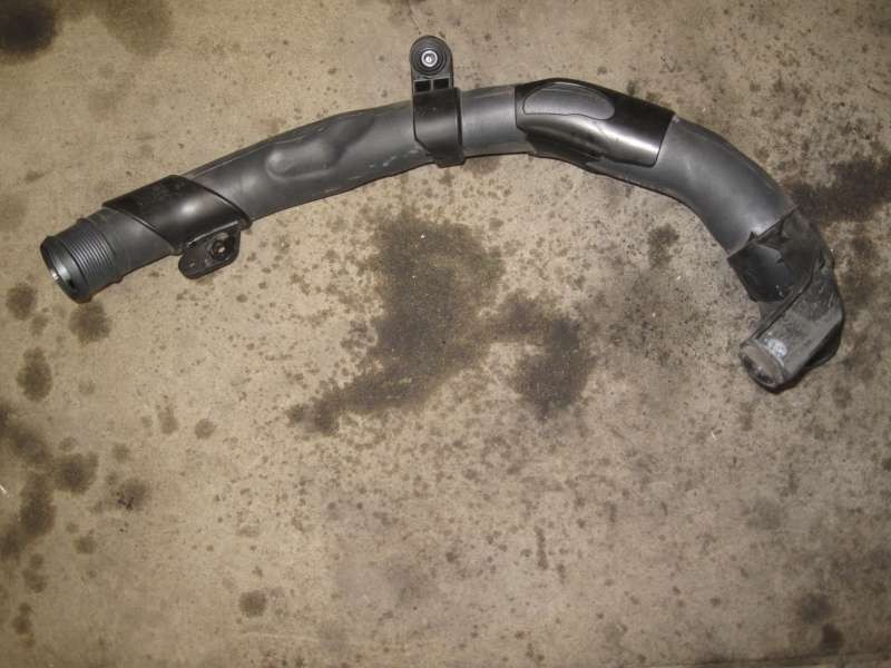 Патрубок Volkswagen Caddy life 2012 р.  1.6 л дизель Рівне