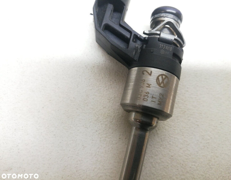 Форсунка впрыска топлива Skoda Octavia A5 універсал 2011 р.  1.4 л бензин Луцьк