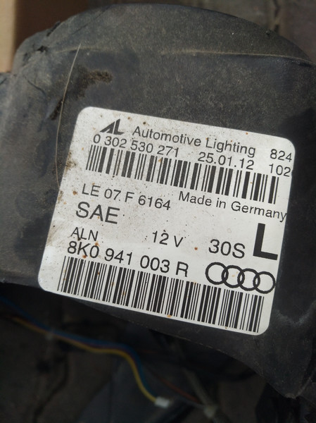 Фара передняя Audi A4 B8 2011 г.  2.0 л бензин Львов