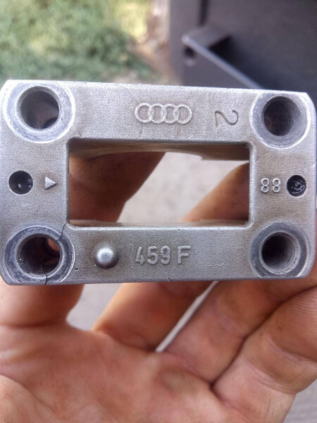 Бугель распредвала Audi A6 C4  1996 универсал 2.8 Бензин Балаклея
