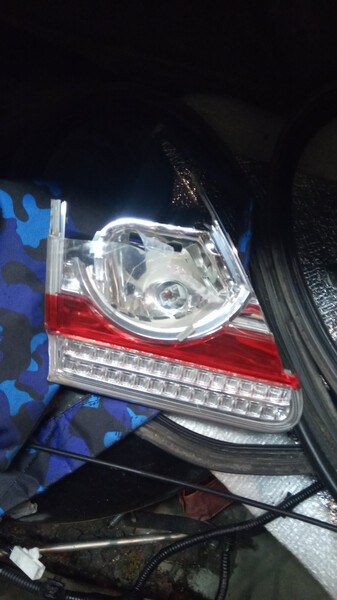 Левый задний внутренний фонарь рейсталинг Toyota Corolla E150  2011 1.6 Бензин Киев