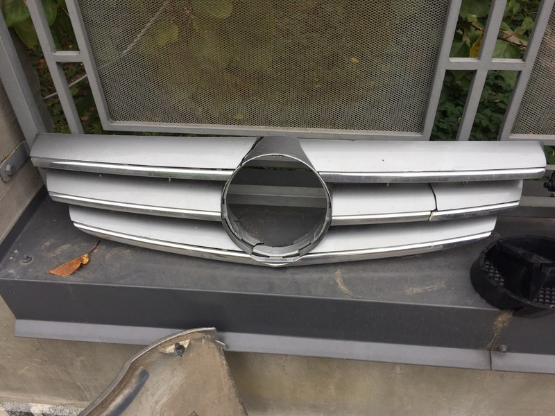 Решетка радиатора A20988001837246   Mercedes CLK-Class