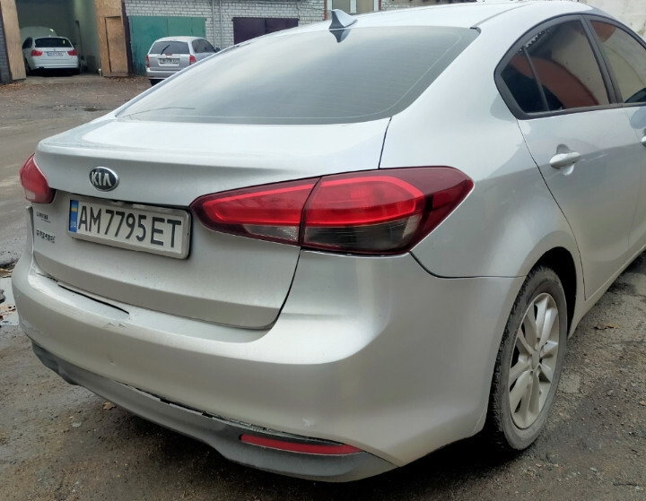 Бампер задний в сборе Kia Forte
 2017 г.  2.0 л бензин Житомир