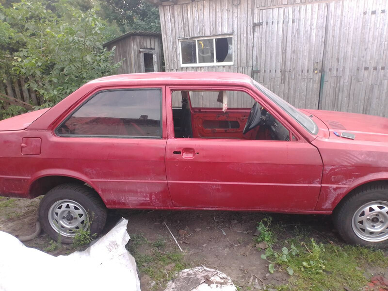Переднее правое стекло Audi 80 B2  1984 купе 1.6 Бензин Хмельницкий