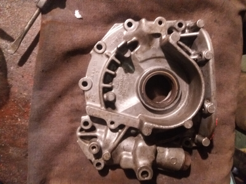 Маслонасос 054115109A   Audi 100