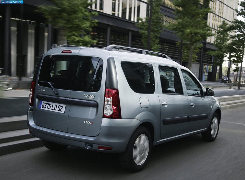 Бампер задний Renault Logan Renault Logan универсал 2009 г.  1.5 л дизель Николаев