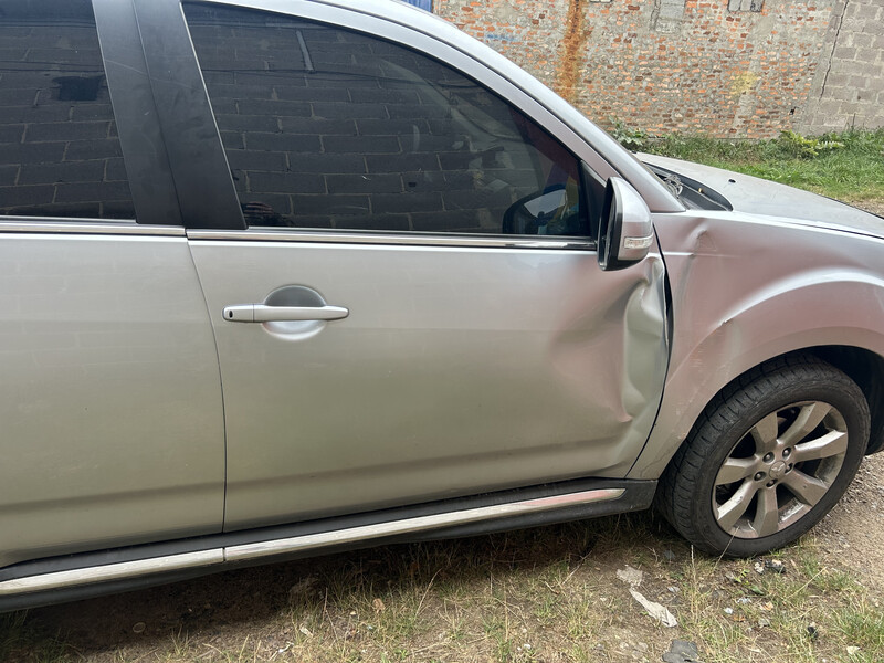 Дверь правая передняя Mitsubishi Outlander  2012 2.2 Дизель Житомир