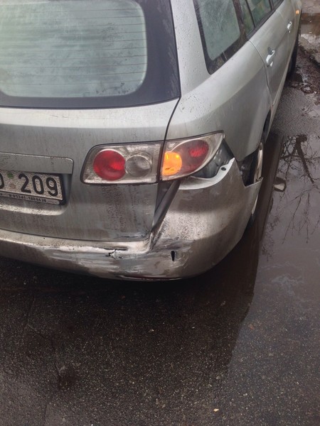 Бампер задний Mazda 6 универсал 2004 г.  1.8 л бензин Киев