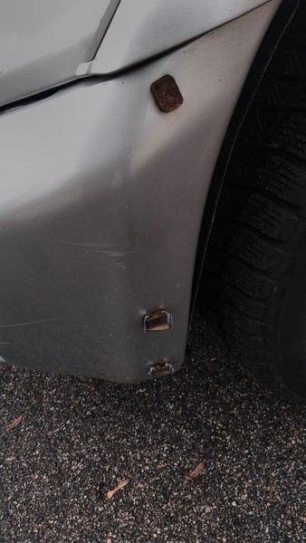 Накладка переднего бампера левая Toyota Rav 4 2001 г.  2.0 л бензин Киев