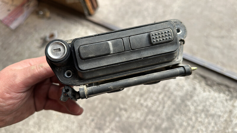 Кнопка багажника А2207500993   Mercedes S-Class