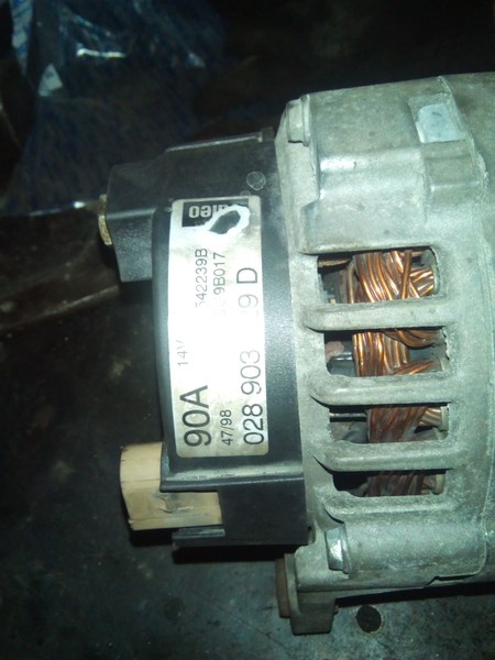 Генератор 028903029 D   Volkswagen Passat