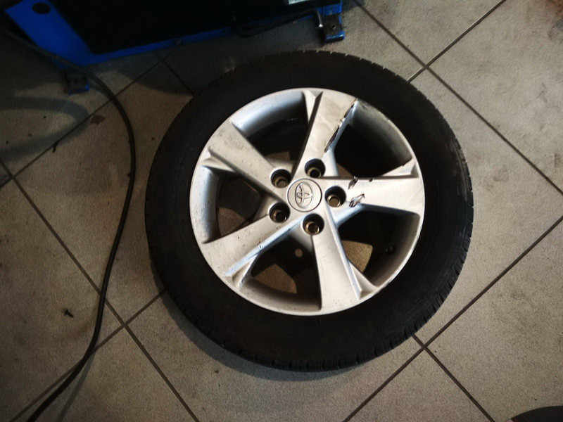 Диск литой r16 5 лучевой Toyota Auris  2011 хетчбек 1.4 Дизель 