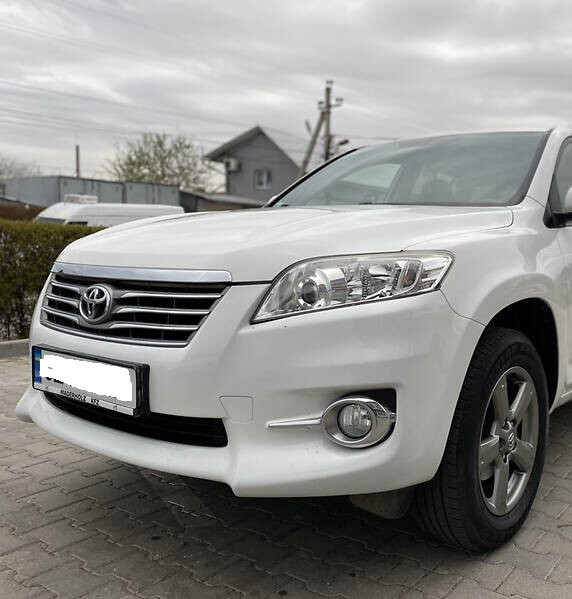 Бампер передний Toyota RAV4 хэтчбек 2012 г.  2.2 л дизель Измаил