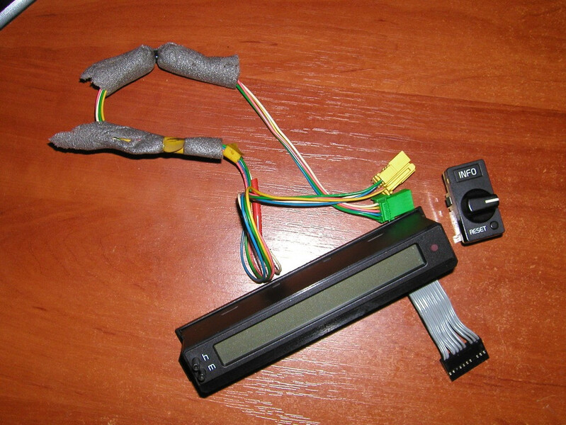 Маршрутный дисплей панели приборов с переключателем инфо и шлейфом подключения Volvo 850  1993 2.5 Бензин 