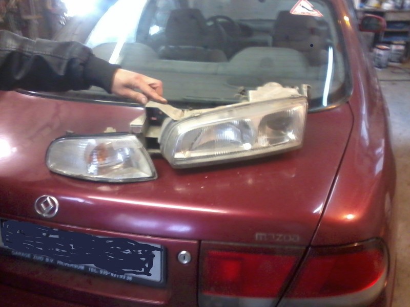 Передняя правая фара с поворотом Mazda 626  1992 1.8 Бензин Одесса