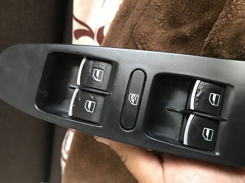 Кнопки склопідйомника 5K4959857   Volkswagen Jetta