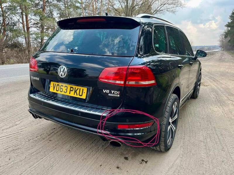 Правий світловідбивач в бампер Volkswagen Touareg  2010 
