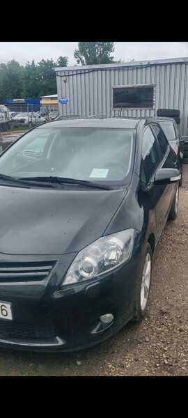 Левая форсунка омывателя с крышкой Toyota Auris  2011 хетчбек 1.6 Бензин 