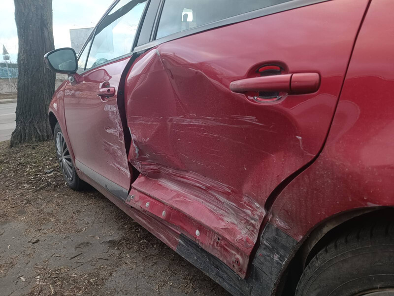 Двери передние Citroen C4 хэтчбек 2010 г.