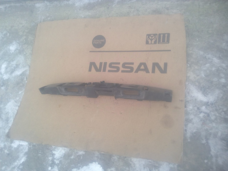 Кронштейн накладки крышки багажника с местом под r камеру Nissan Juke  2015 1.6 Бензин Киев