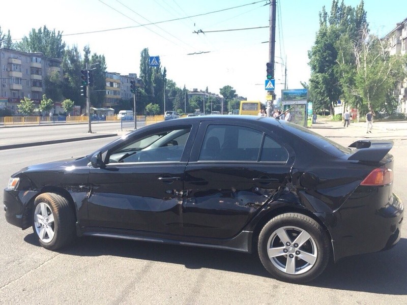 Крыло заднее Mitsubishi Lancer X  2008 2.0 Бензин Днепропетровск
