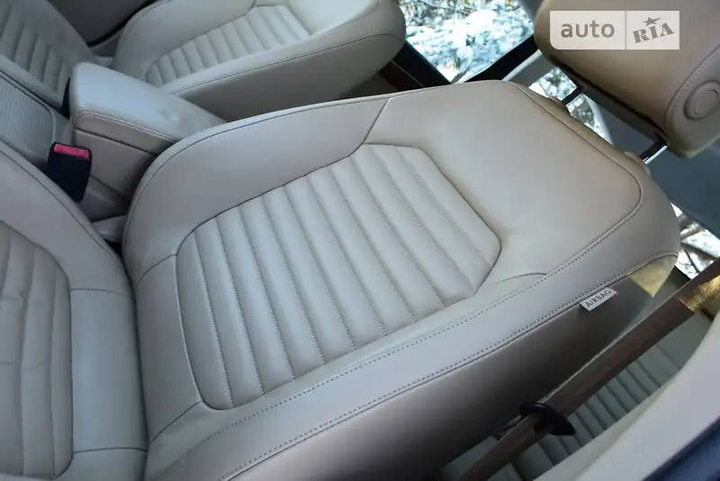 Сидіння / салон із підлокітником світлий Volkswagen Passat B7  2012 универсал 2.0 Дизель Луцк