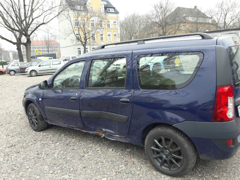 Задняя левая дверь Dacia Logan  2007 универсал 1.6 Бензин Житомир