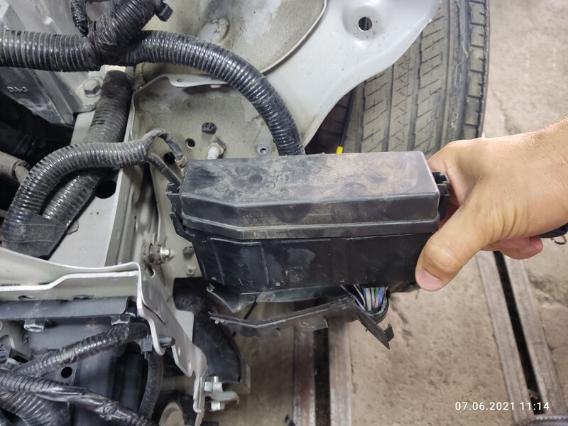 Блок предохранителей левая сторона Nissan Rogue  2018 універсал 2.5 Бензин 