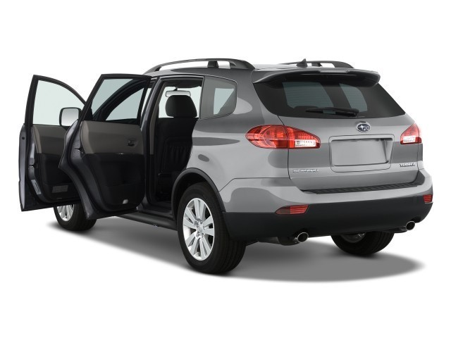 Бампер задний 57704XA04A   Subaru Tribeca