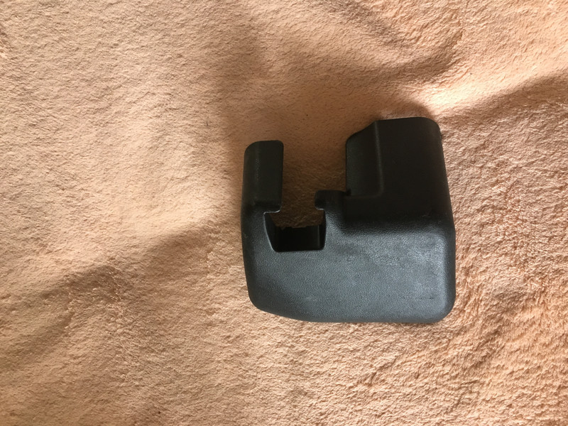 Крышка петли заднего сиденья Toyota Verso  2014 универсал 1.6 Бензин Днепр