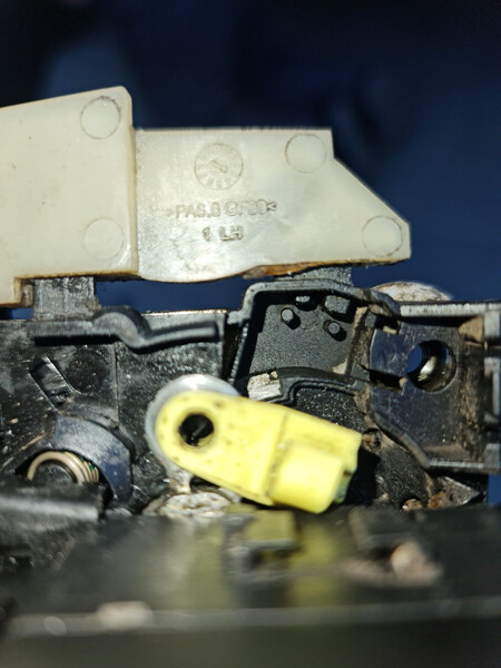 Замок двери Renault Duster универсал 2016 г.  1.6 л бензин Измаил