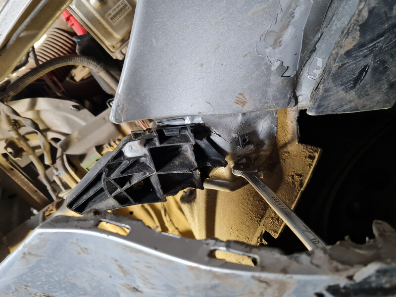 Кріплення бампера Suzuki SX4 хетчбек 2013 р.  2.0 л бензин Новоукраїнка