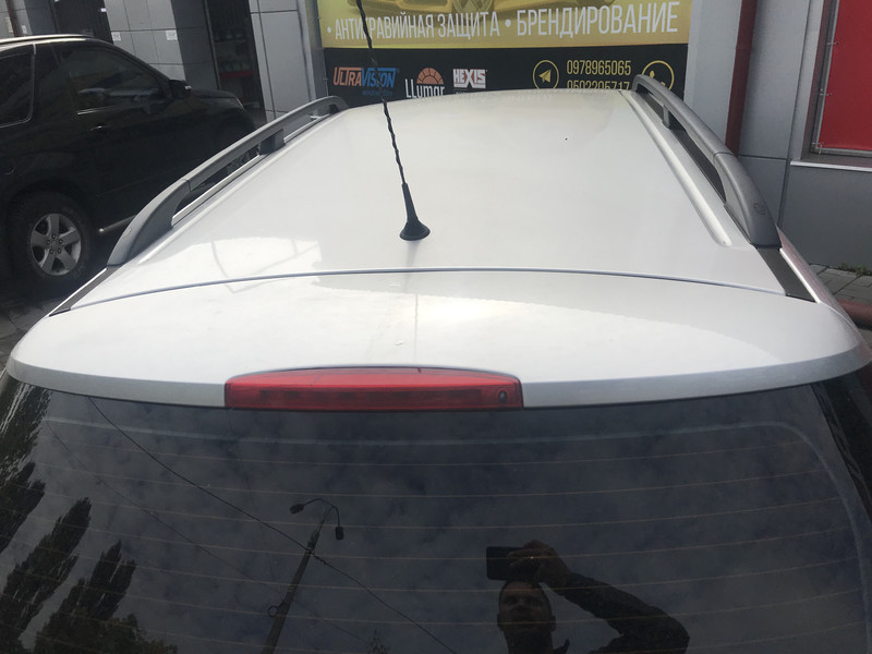 Задний спойлер Renault Megane 2 универсал 2005 г.  1.5 л дизель Киев