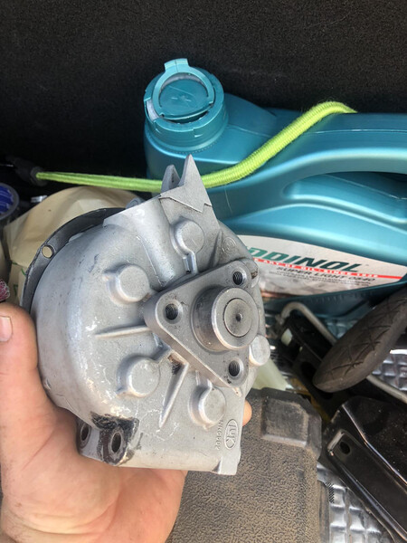 Насос гидравлической системы (амортизаторов) Land Rover Discovery 2  2003 4.0 Бензин 