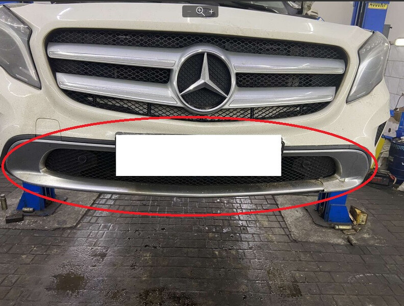 Решетка бампера Mercedes-Benz GLA-Class  2016 1.6 Бензин Одесса