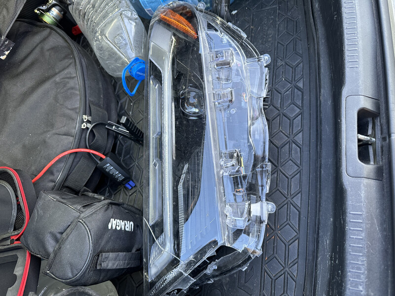 Стекло фары Toyota RAV4  2024 хэтчбек 2.5 Гибрид Умань