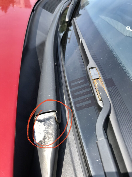 Держатель переднего дворника (левый и правый) Toyota RAV4  2007 2.0 Бензин 