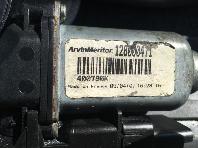 Передній лівий моторчик скло підйомника Renault Megane 2  2004 хэтчбек 1.6 Бензин Вышгород