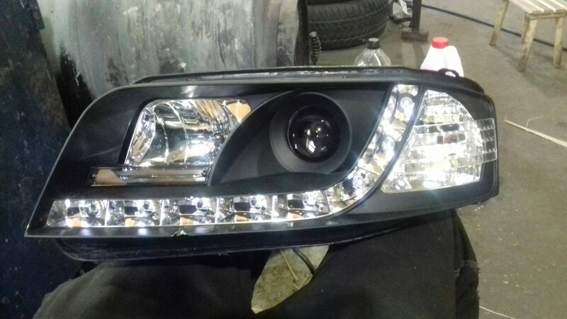 Фара передняя Audi A6 C5 2002 г.  2.7 л бензин Черкассы