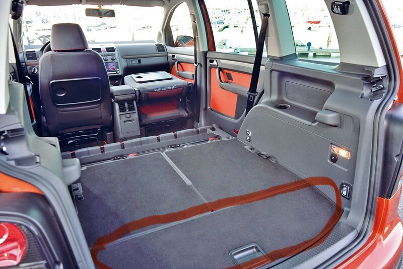 Ніша багажника Volkswagen Touran  2009 универсал 1.6 Бензин Луцк