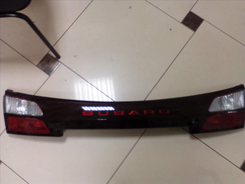 Бленда крышки багажника Subaru Outback  2002 универсал 2.5 Бензин Николаев